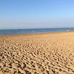 דירה Comfy In Lido Dei Pini - Beahost