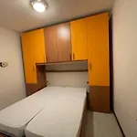 Comfy In Lido Dei Pini - Beahost דירה