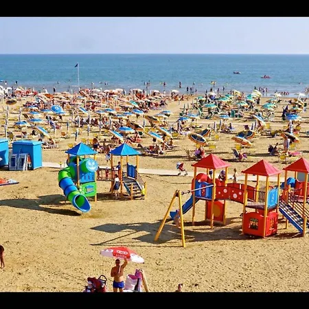 Comfy In Lido Dei Pini By Beahost アパート *