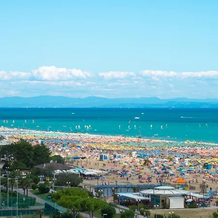 Comfy In Lido Dei Pini - Beahost 아파트