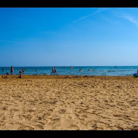 Comfy In Lido Dei Pini - Beahost 아파트 *