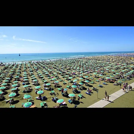 아파트 Comfy In Lido Dei Pini - Beahost *