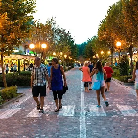 Comfy In Lido Dei Pini - Beahost 아파트 비비오네