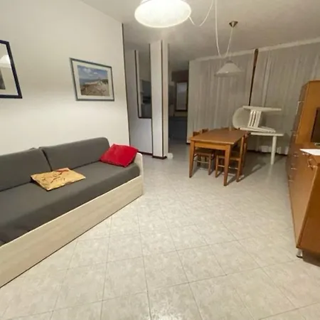 Comfy In Lido Dei Pini - Beahost 아파트